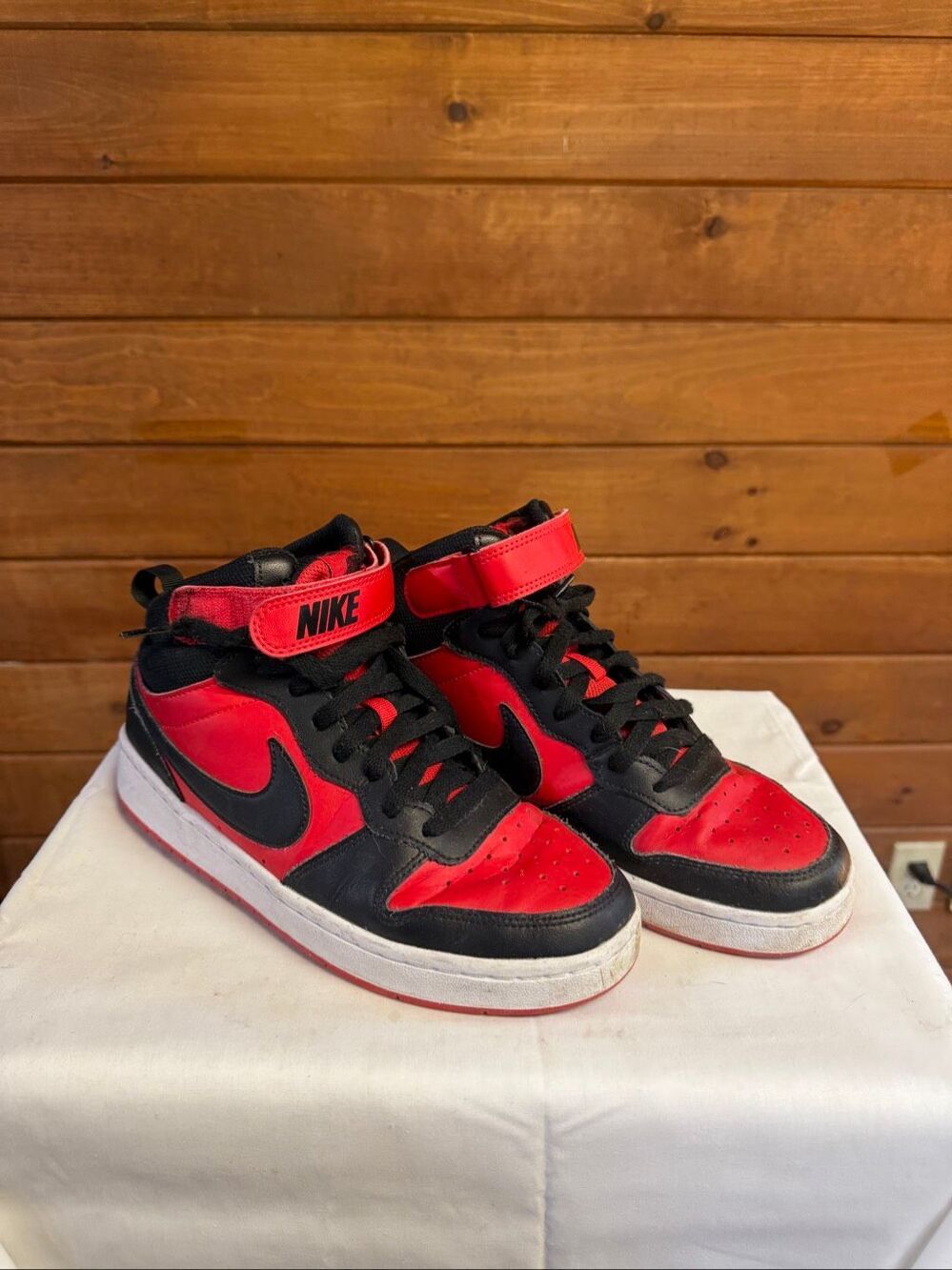 Nike Court Borough Mid 2 GS sneakers university red/ black Sz 7 Youth CD7782-60